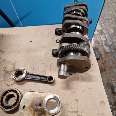 Stripping a pressed up crankshaft for checks and measurements.